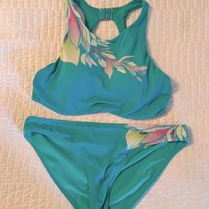Athleta Maldives printed bikini/two piece swimsuit